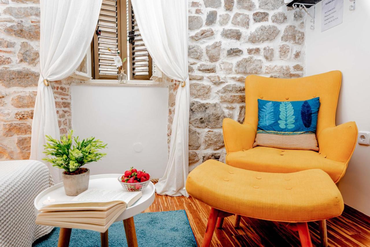 Golden Dream In Diocletian Palace Split Exterior photo